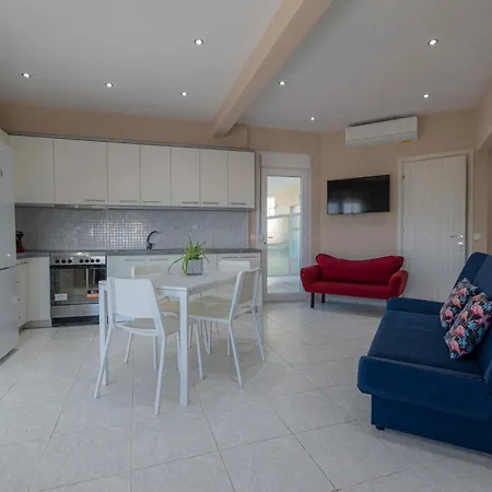 Sabbia Seafront By Rentalspro Services - Halkidiki Nea Moudania